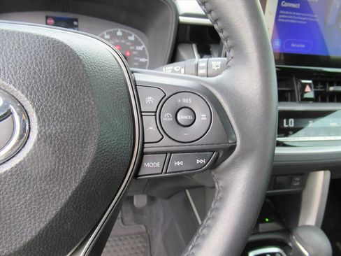 Used 2024 Toyota Corolla Cross LE image 19