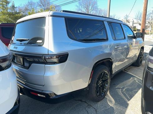 New 2026 Jeep Grand Wagoneer L Limited AWD/4WD image 3