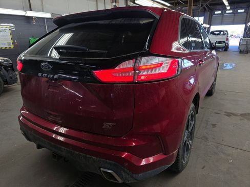 Used 2022 Ford Edge ST image 6