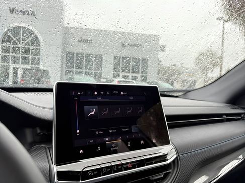 New 2026 Jeep Compass Latitude image 25