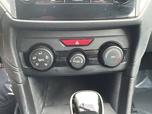 Used 2018 Subaru Crosstrek 2.0i Premium AWD/4WD image 32