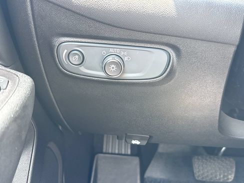 Used 2019 Chevrolet Equinox LT AWD/4WD image 32