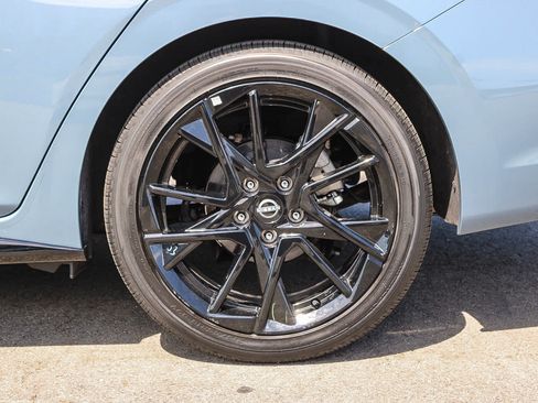 Used 2025 Nissan Sentra SR w/ Midnight Edition FWD image 10
