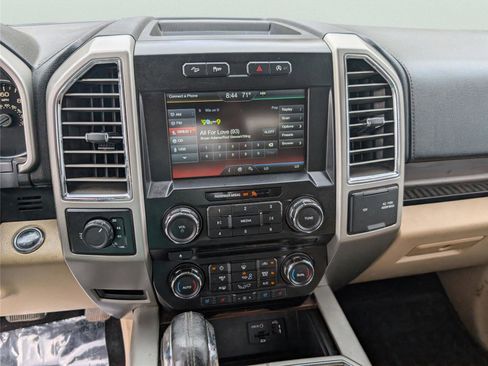 Used 2015 Ford F150 Lariat image 17