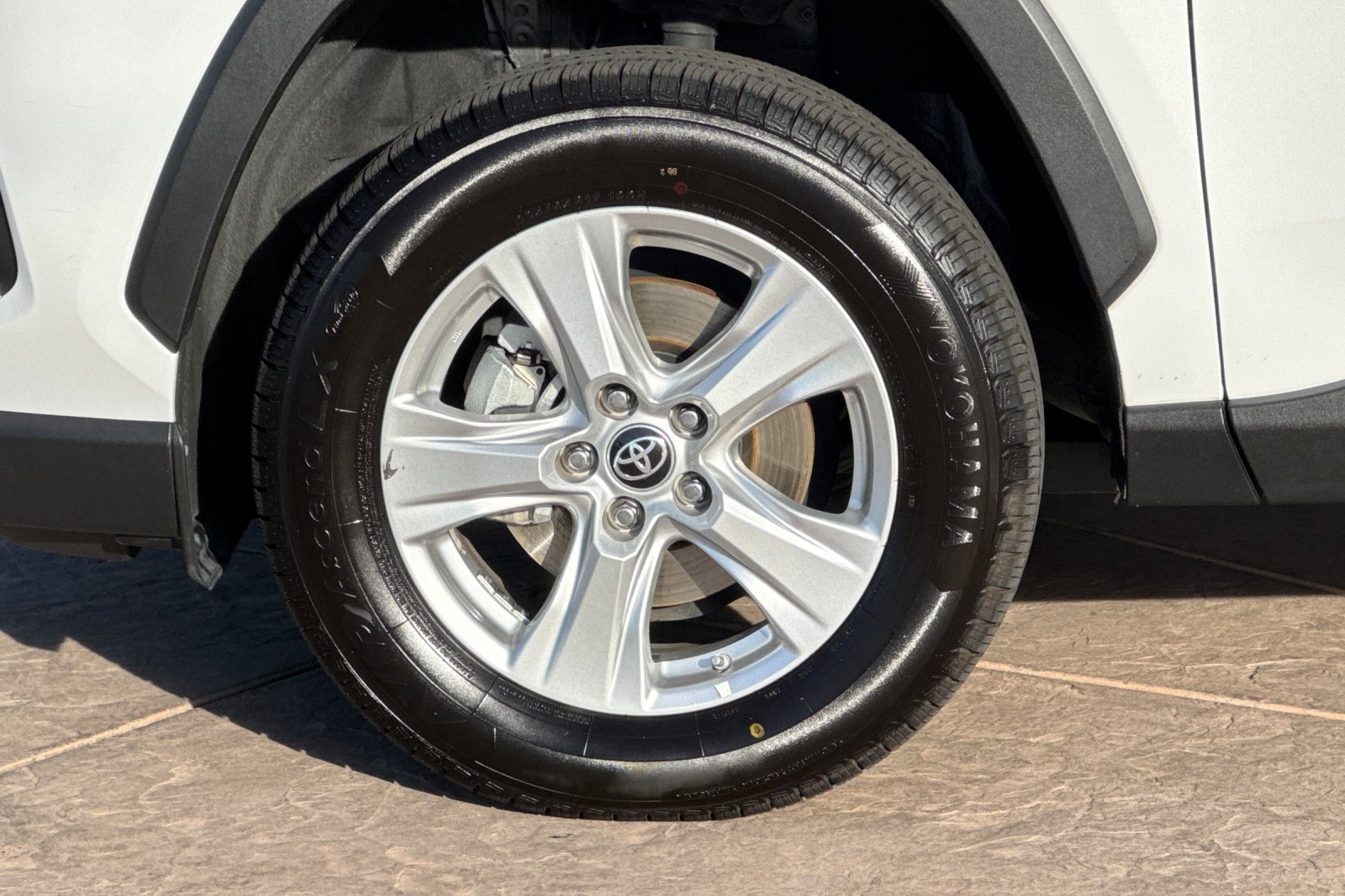 Certified 2021 Toyota RAV4 LE AWD/4WD image 34