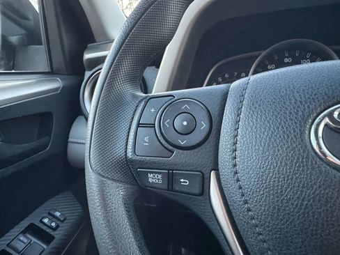 Used 2013 Toyota RAV4 XLE image 23