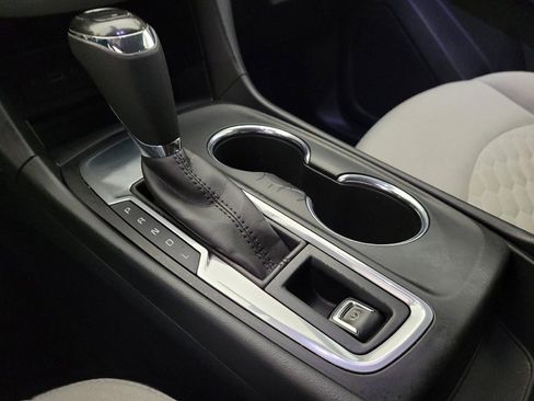 Used 2019 Chevrolet Equinox LS image 26