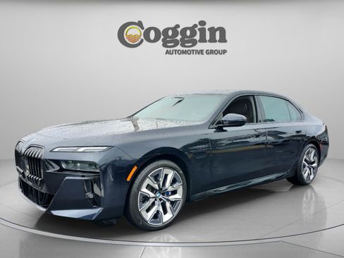 Certified 2024 BMW 740i image 3