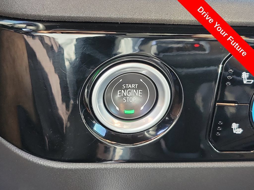 Used 2023 GMC Sierra 1500 Elevation w/ LPO, Elevation Black Package AWD/4WD image 10