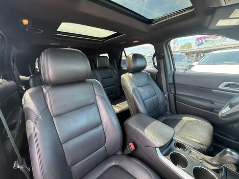 Used 2012 Ford Explorer XLT FWD image 24