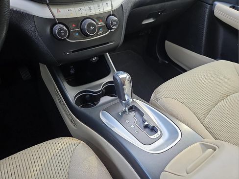 Used 2020 Dodge Journey SE FWD image 25