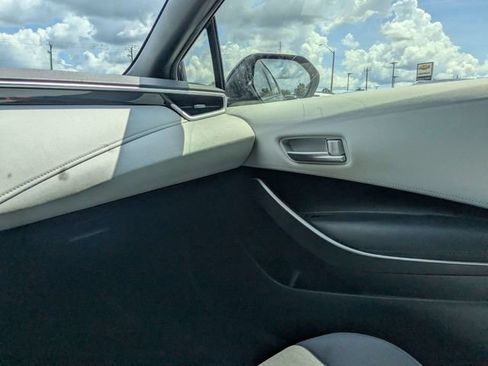 Used 2020 Toyota Corolla SE FWD image 11