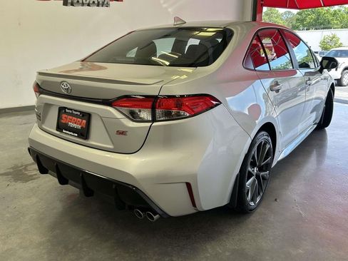 Used 2025 Toyota Corolla SE FWD image 3