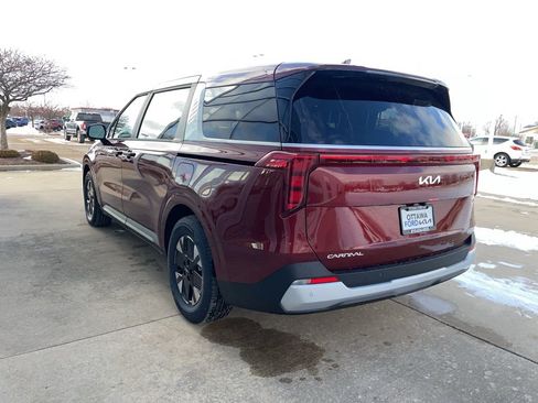 New 2026 Kia Carnival LXS FWD image 7