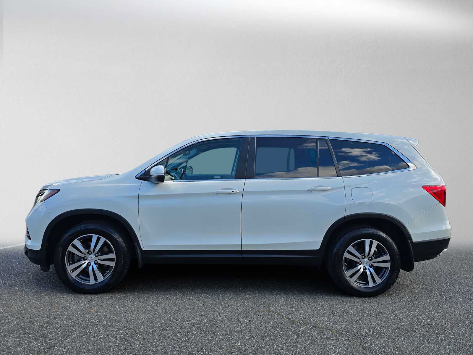 Used 2017 Honda Pilot EX-L image 6
