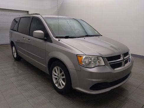 Used 2015 Dodge Grand Caravan SXT w/ UConnect Hands-Free Group image 13
