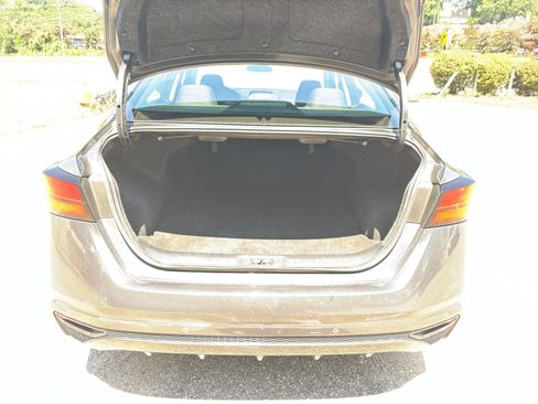 Used 2025 Nissan Altima 2.5 SV FWD image 26