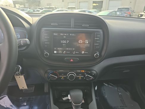 Used 2024 Kia Soul LX w/ Option Group 015 image 22
