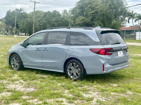 Used 2025 Honda Odyssey Touring image 6
