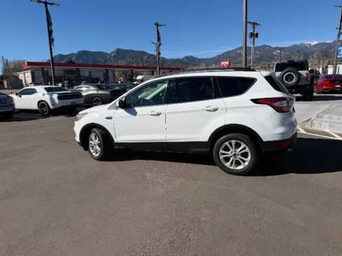 Used 2018 Ford Escape SE w/ SE Sync 3 Package image 8