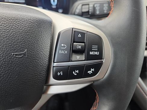 Used 2025 Ford Explorer Active w/ Active Comfort Package AWD/4WD image 23