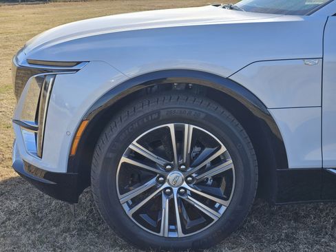 New 2026 Cadillac Lyriq Luxury image 6