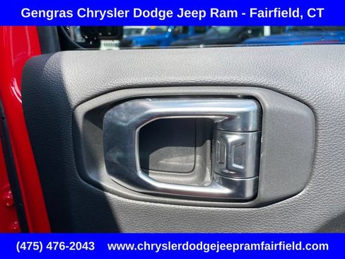 Certified 2025 Jeep Wrangler Unlimited Sahara w/ Safety Group AWD/4WD image 25