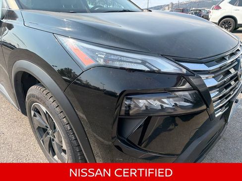 Certified 2025 Nissan Rogue SV AWD/4WD image 5