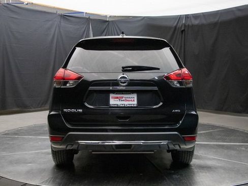 Used 2017 Nissan Rogue S image 11