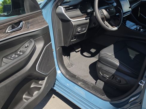 New 2026 Jeep Grand Cherokee L Limited AWD/4WD image 11