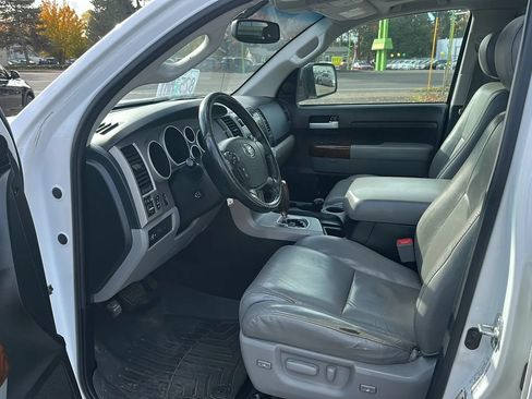 Used 2013 Toyota Tundra Limited w/ Memory Pkg AWD/4WD image 9