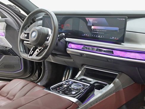 Used 2023 BMW i7 xDrive60 w/ Executive Package 2 image 37