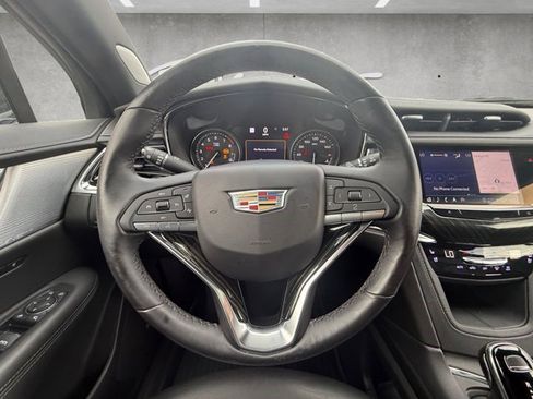 Certified 2022 Cadillac XT6 Premium Luxury w/ LPO, ONYX Package FWD image 22