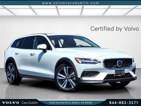Certified 2024 Volvo V60 B5 Cross Country Plus image 1