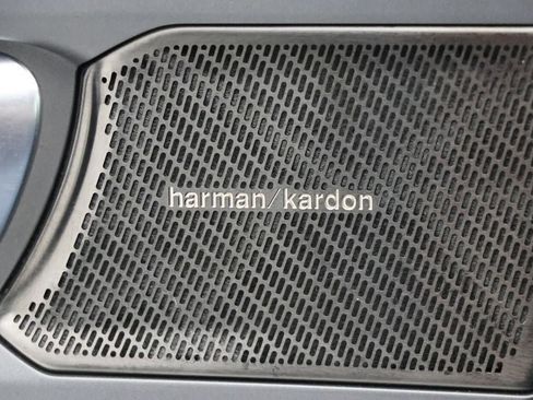 Used 2021 Volvo XC40 P8 Recharge w/ Advanced Package image 28