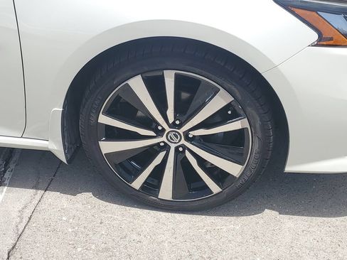 Used 2019 Nissan Altima 2.5 SR w/ SR Premium Package FWD image 10