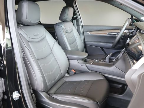 Used 2025 Cadillac XT6 Premium Luxury w/ Platinum Package AWD/4WD image 20