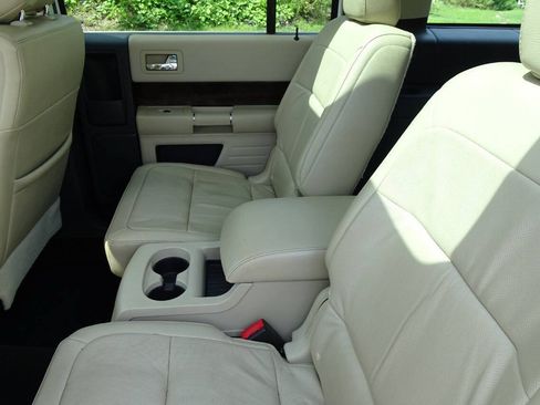 Used 2013 Ford Flex Limited FWD image 19