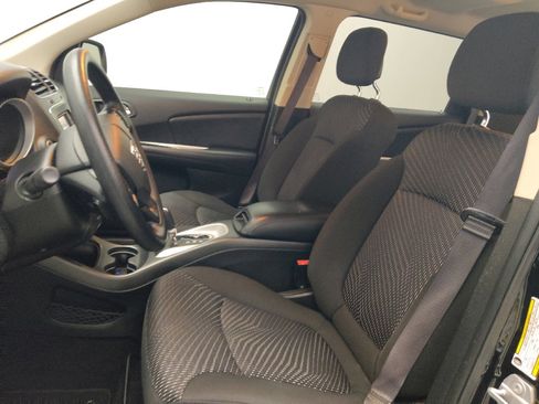 Used 2020 Dodge Journey SE FWD image 17