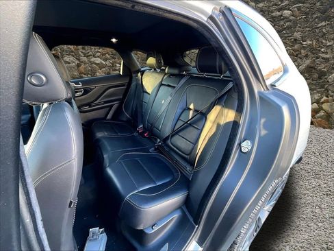 Used 2019 Jaguar F-PACE S image 24