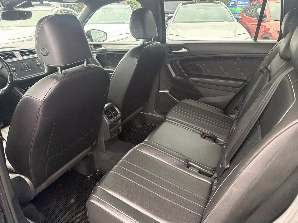 Used 2022 Volkswagen Tiguan SE R-Line AWD/4WD image 20