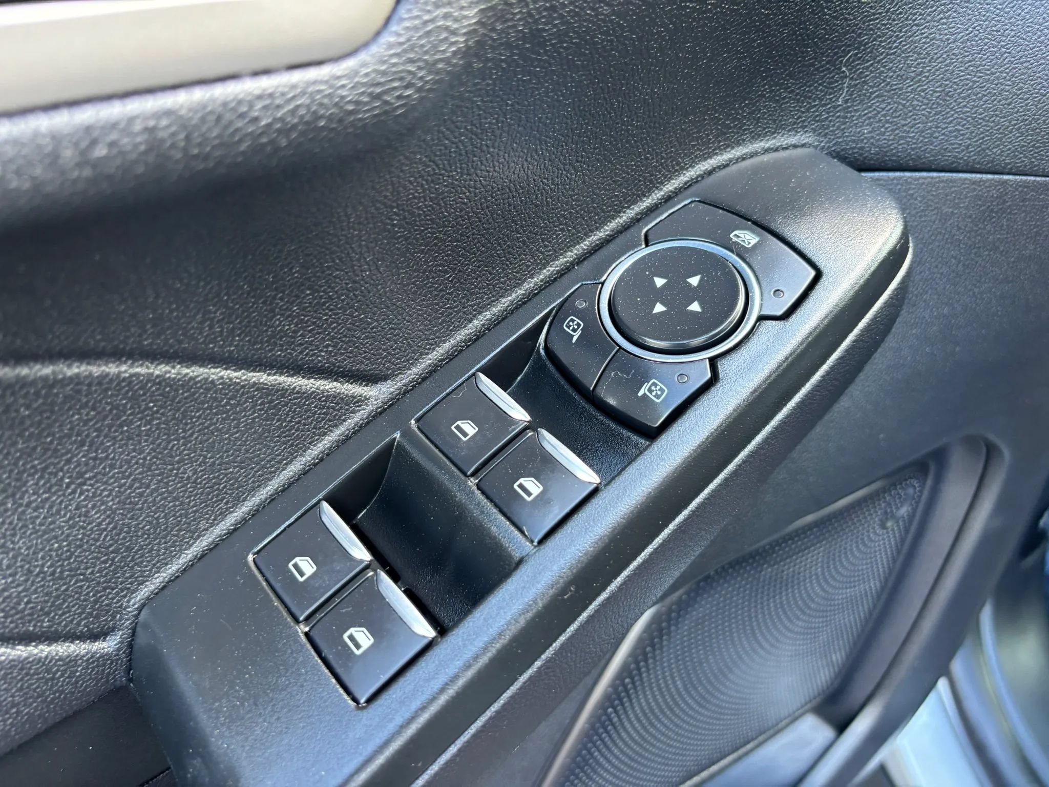 Used 2022 Ford Escape S AWD/4WD image 40