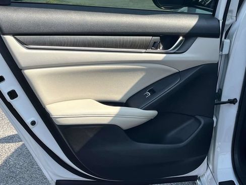 Used 2020 Honda Accord EX-L image 17