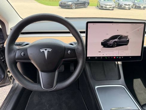 Used 2022 Tesla Model 3 Long Range AWD/4WD image 9
