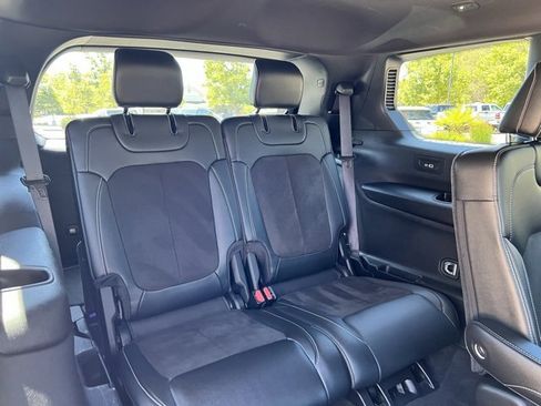 Used 2023 Jeep Grand Cherokee L Laredo image 47