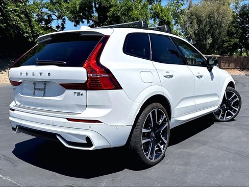 Used 2025 Volvo XC60 T8 Ultra w/ Protection Package Premier AWD/4WD image 2
