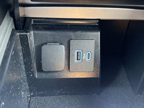 Certified 2023 Ford Explorer XLT AWD/4WD image 28