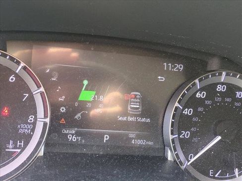 Used 2023 Toyota Highlander L FWD image 13