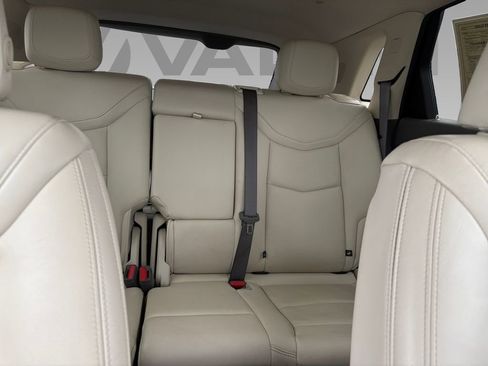 Used 2022 Cadillac XT5 Premium Luxury image 2