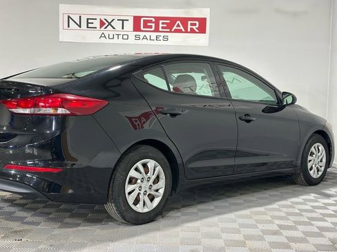 Used 2018 Hyundai Elantra SE w/ Cargo Package FWD image 7